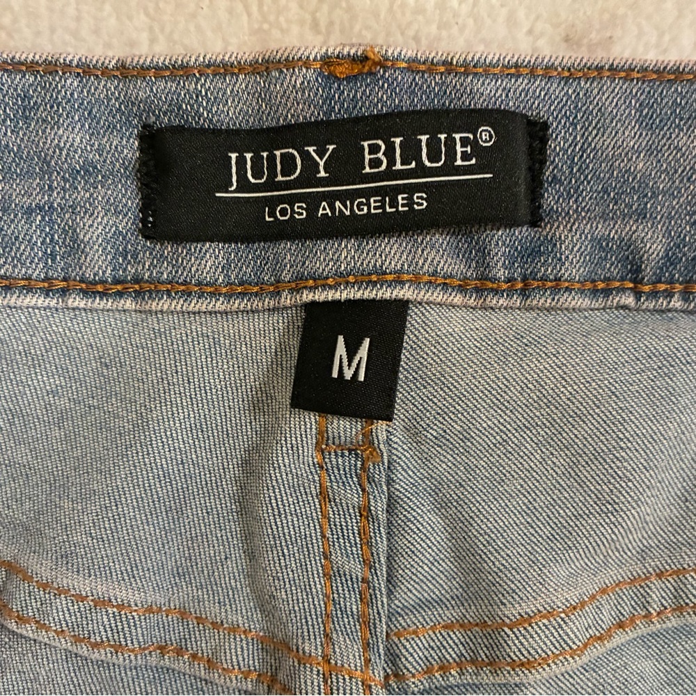 Judy Blue Pink Wash High Rise Stretch Denim Frayed Hem Bermuda Shorts EUC M  6-8 - Picture 6 of 9